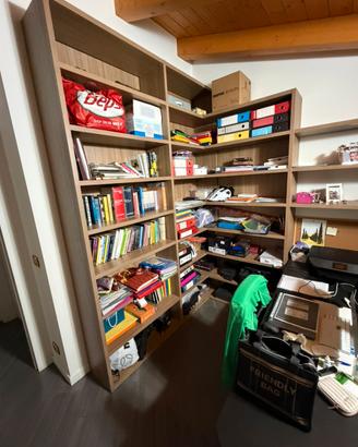 Libreria e scrivania