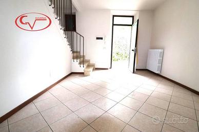 Casa indipendente di 80 m² con 4 locali e box auto