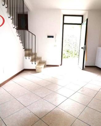 Casa indipendente di 80 m² con 4 locali e box auto
