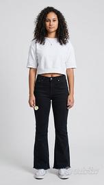 Jeans neri a gambe d'elefante. Taglia S. 