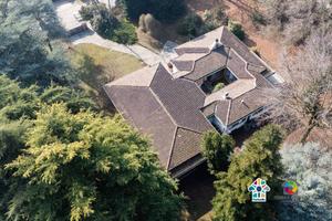 Villa di 863 m² con più di 5 locali e box auto a C