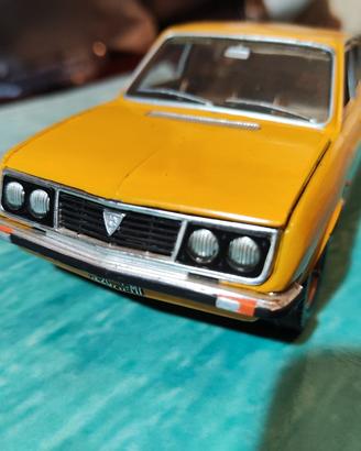 Lancia Beta berlina Burago 1.24 automodello