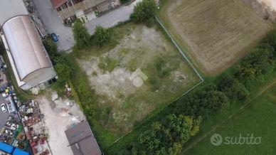 CAPANNONE A BOTTICINO