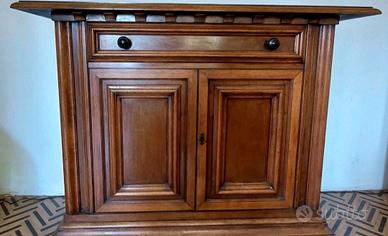 Mobile soggiorno credenza
in legno massiccio