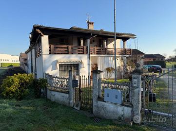VILLA SINGOLA A PRALBOINO