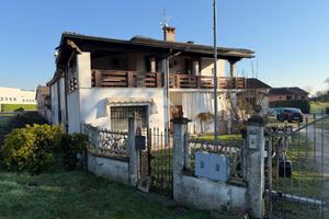 VILLA SINGOLA A PRALBOINO