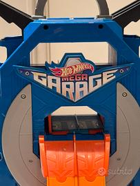 Hot Wheels mega garage