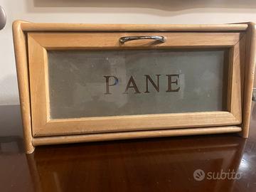 Porta pane in legno