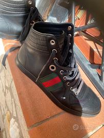 Scarpe gucci.