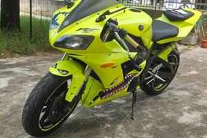 Yamaha R1 