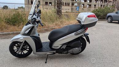 Kymco People GTI