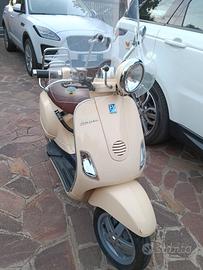 Piaggio Vespa 125 LXV