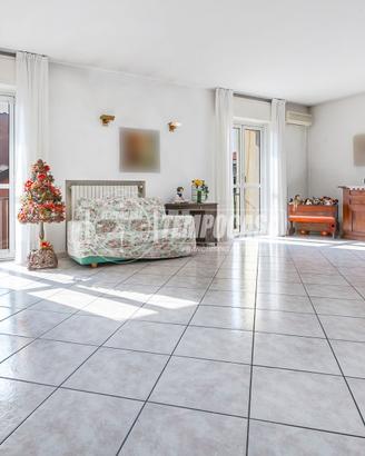 AMPIO QUADRILOCALE DI 150 MQ IN STABILE SIGNORILE