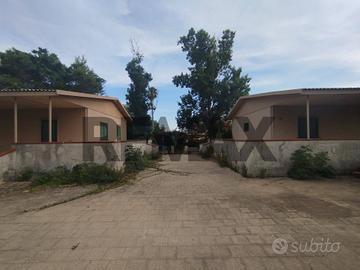Villa o villino - Siracusa