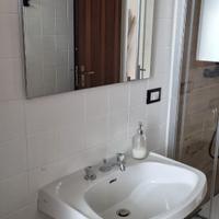 Set per bagno in ceramica  lavabo bidet rubinetti 