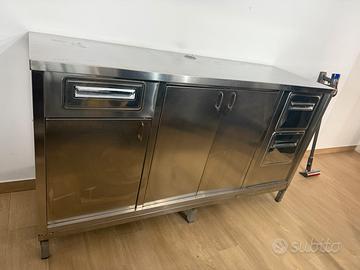 Bancone macchine caffé