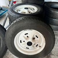 Cerchi più gomme Land rover defender