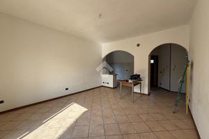 3 LOCALI A OLEGGIO