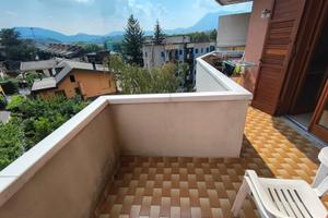 Ampio appartamento con terrazzo