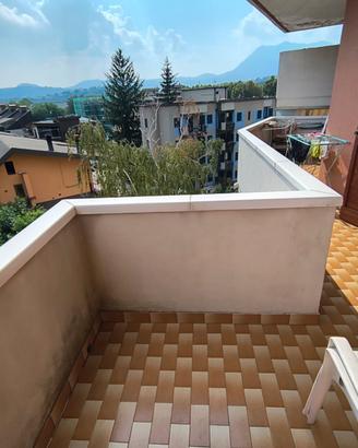 Ampio appartamento con terrazzo