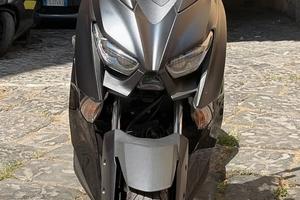 XMAX 300 IRON MAX