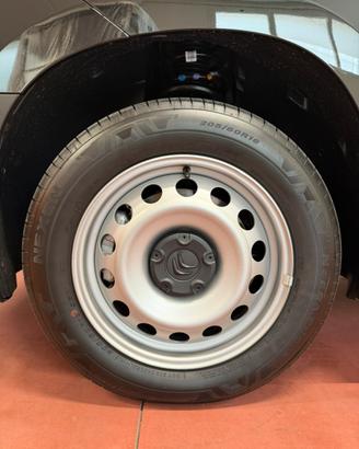 Gomme + Cerchi 205/60/16