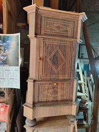 Comodini in palissandro intarsiati da verniciare