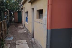 Piccolo magazzino in darsena a savona