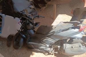 xmax 300 incidentato