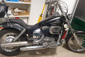 Honda Shadow VT 750 Black Widow