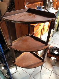 Angoliera in legno