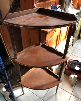 Angoliera in legno