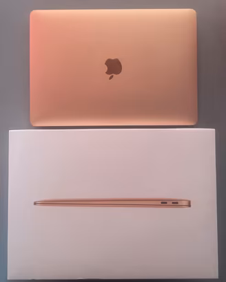 MacBook Air 13” Retina intel i5/8GB RAM 121 GB SSD