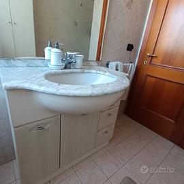 Mobile bagno con specchio