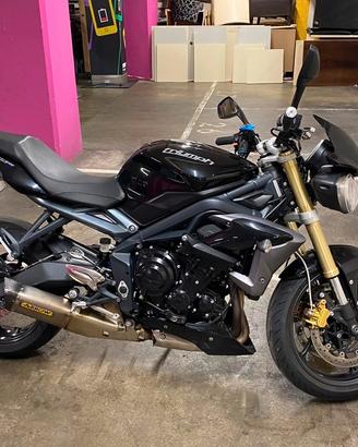 TRIUMPH STREET TRIPLE 675