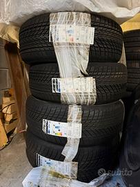 4 Gomme NUOVE goodyear  235/45 R20 100w XL