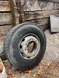 Pneumatico Michelin camion