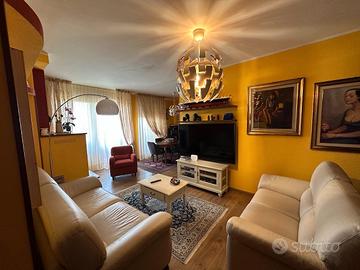 Ampio e Luminoso 4 Locali Ristrutturato con Box e