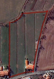 Abitazione con annessi e terreno agricolo