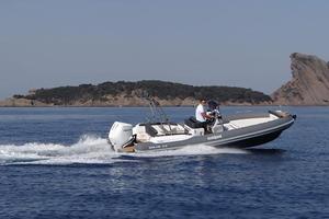 Gommone Salpa Soleil 23 in package con HONDA 150