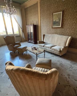 Divano, 2 pouf e 2 poltrone anni '60