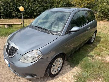 Lancia ypsilon 2008