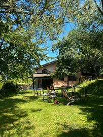 Casale in collina nel Monferrato