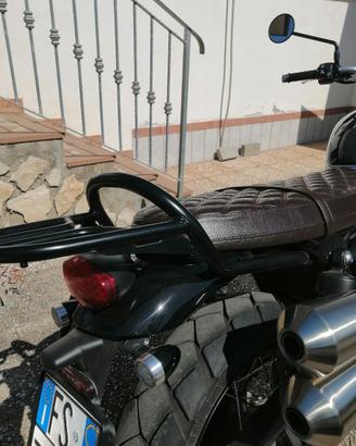 Triumph Scrambler/Street twin
