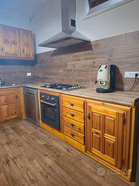 Cucina in legno massello!!!Usato e ben conservato!