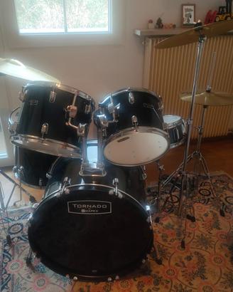 Batteria Tornado by Mapex + piatti Paiste PST3