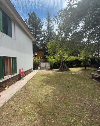 Porzione di villa con giardino Camigliatello