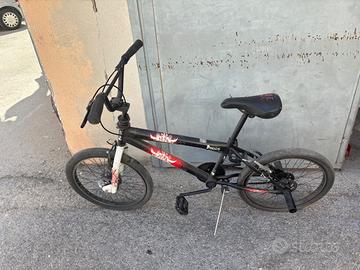 Bicicletta modello BMX