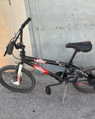 Bicicletta modello BMX