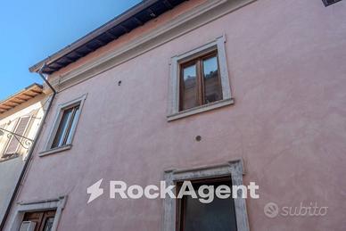 APPARTAMENTO AMPIA METRATURA NEL CENTRO STORICO